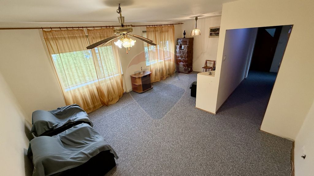 Apartament de vânzare 3 camere zona cartier Sasar