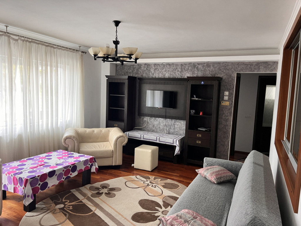 Ap 2 camere et 1 str sacel ( poiana sibiului )cu terasa