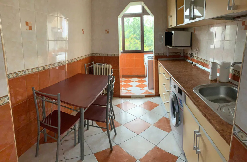 350 Euro! Ap cu 2 cam decomandate Nicolina, langa LIDL