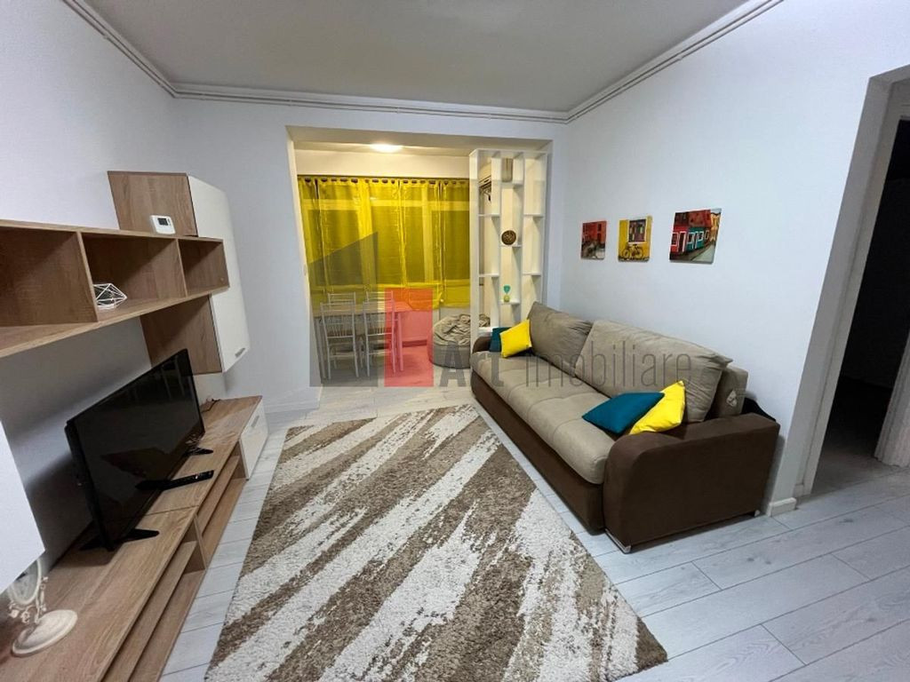 Apartament cu 2 camere de inchiriat in zona Pajura