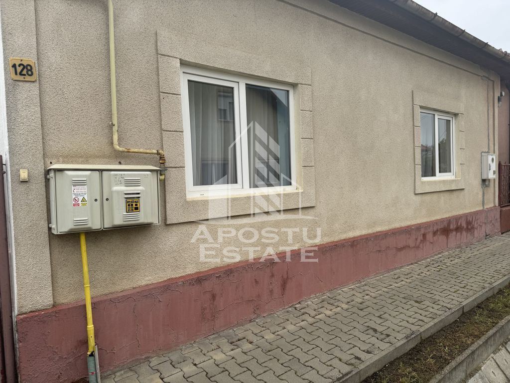 Casa individuala in vatra satului Giarmata -Vii