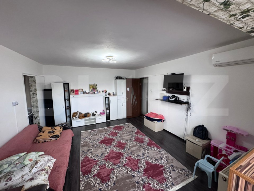 Apartament de vanzare, cu 2 camere, 50 mp, zona Micro 11