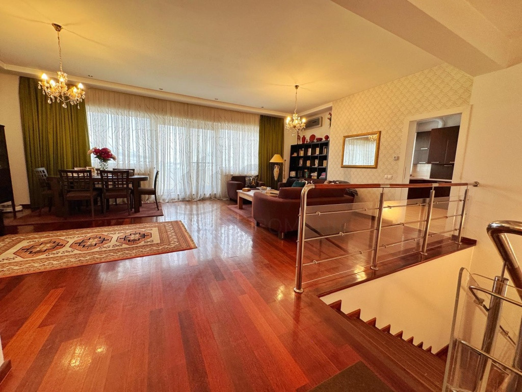 Duplex l Sos.Nordului l Parcare