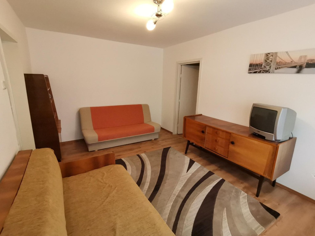 INCHIRIEZ apartament 2 camere, zona Centrala