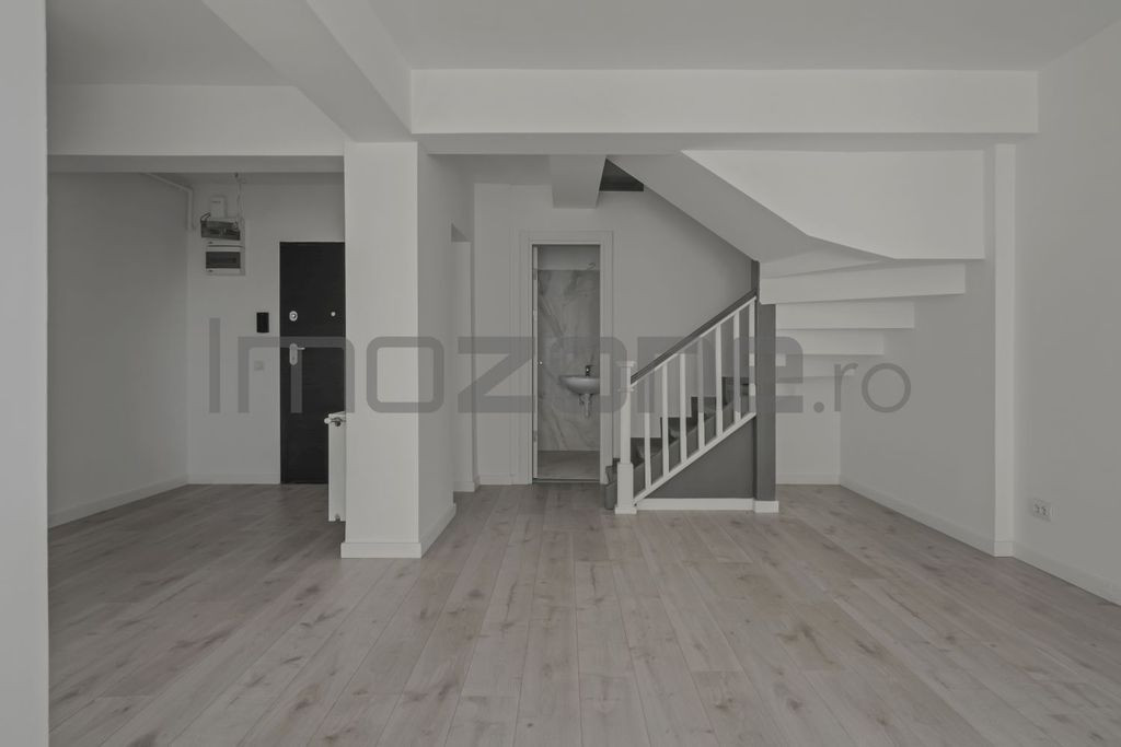 Apartament tip duplex, 3 camere, 91 mp, etajele superioar...