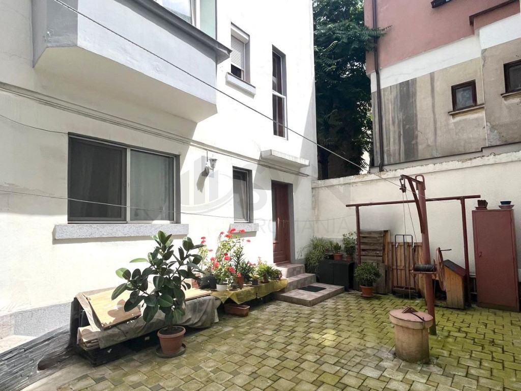 Apartament 3 camere in vila l Decebal