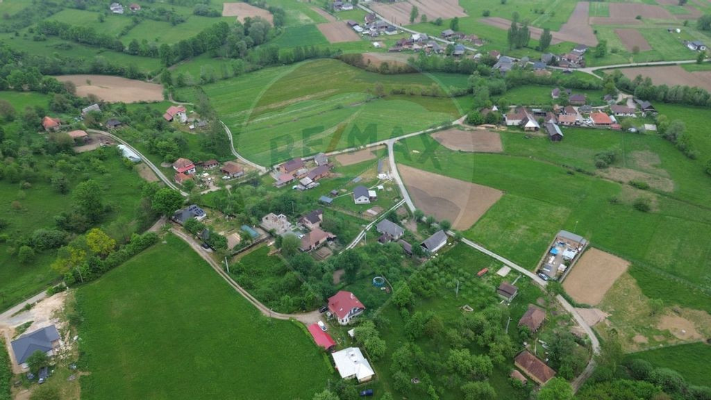 Teren 9,000mp Curtuiusu Mic / Strada PRINCIPALA