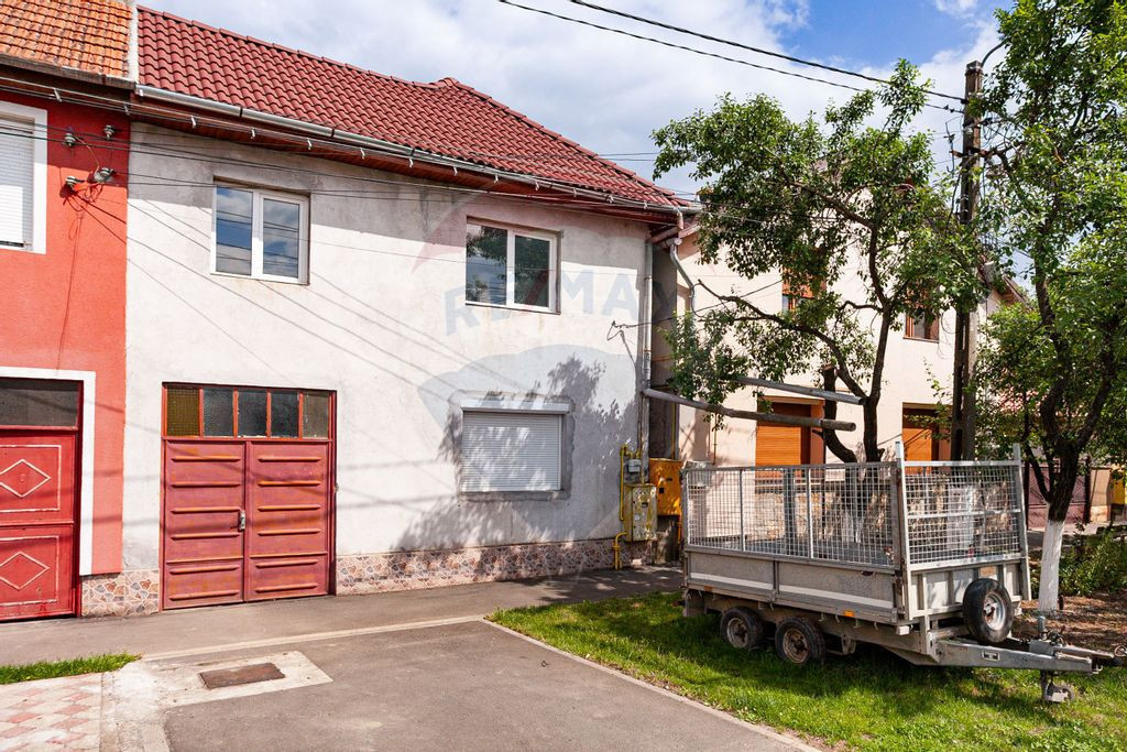 Casă 128 mp, utilități, zonă liniștită, Aradul Nou