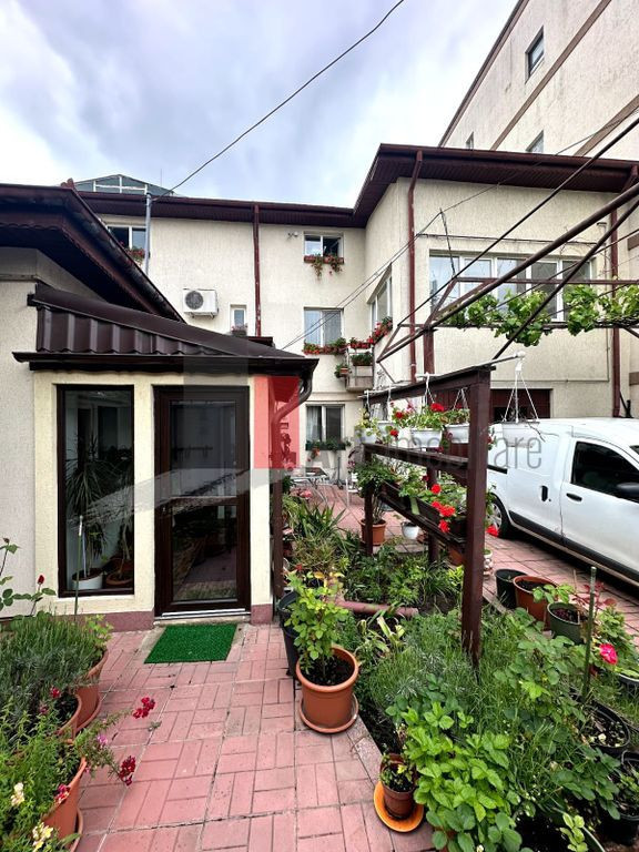 Casă individuală de vânzare – Dămăroaia, Sector 1,...