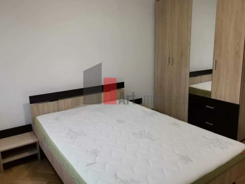 Apartament cu 2 camere de vanzare zona Grivitei/Chibrit/1Mai