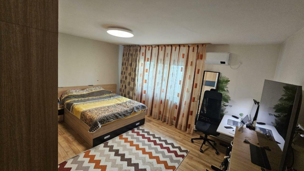 Apartament de 4 camere CU CENTRALA-Hol H-Sebastian-13 Septem
