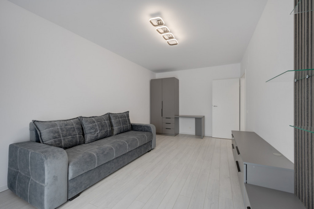 Drumul Taberei, Moghioros Residence, Prima inchiriere, Parca