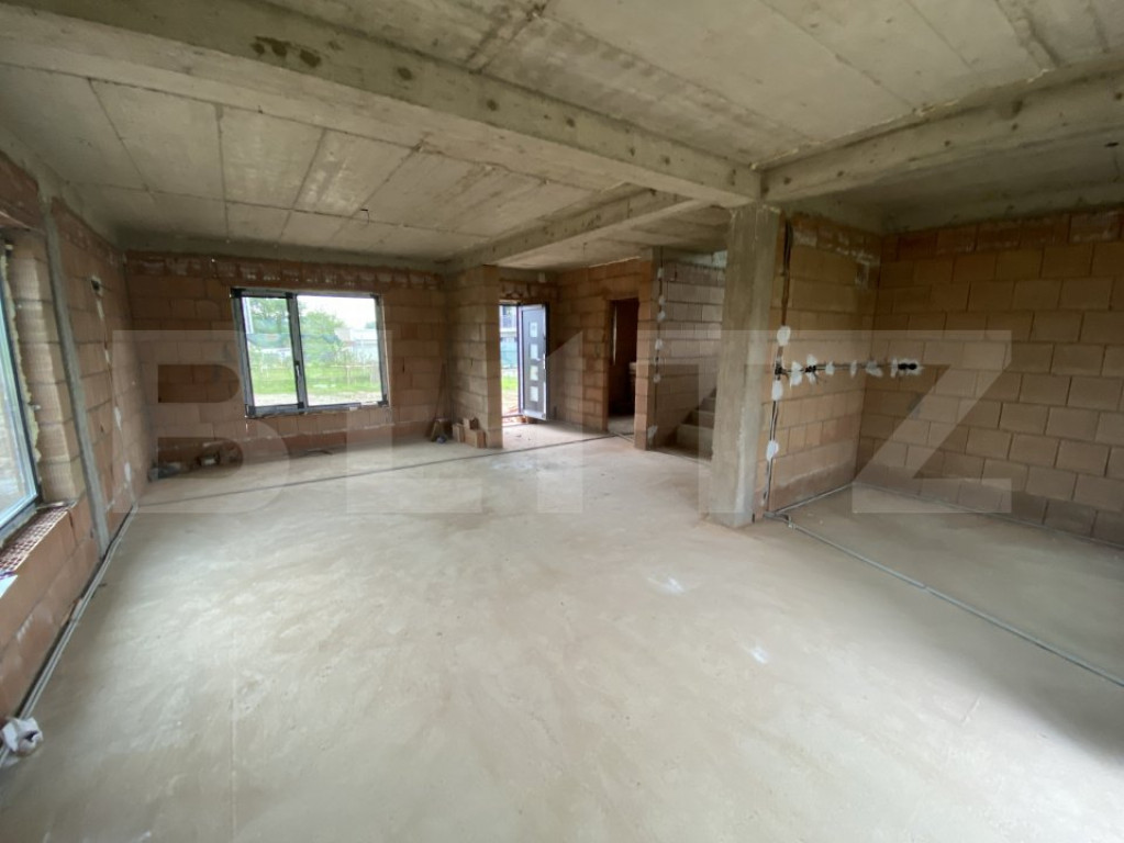 Casa de vanzare semifinisata