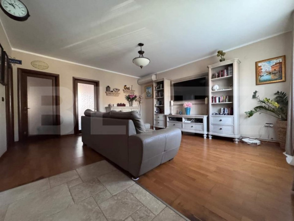 Casa de vanzare, cu 4 camere, 140 mp, 280 mp teren, zona Mag