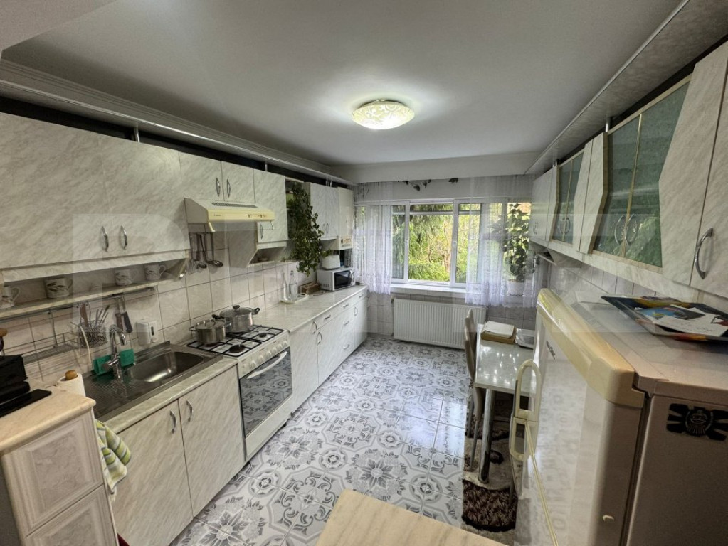 Apartament cu 2 camere, decomandat, etaj 2, loc de parcare,