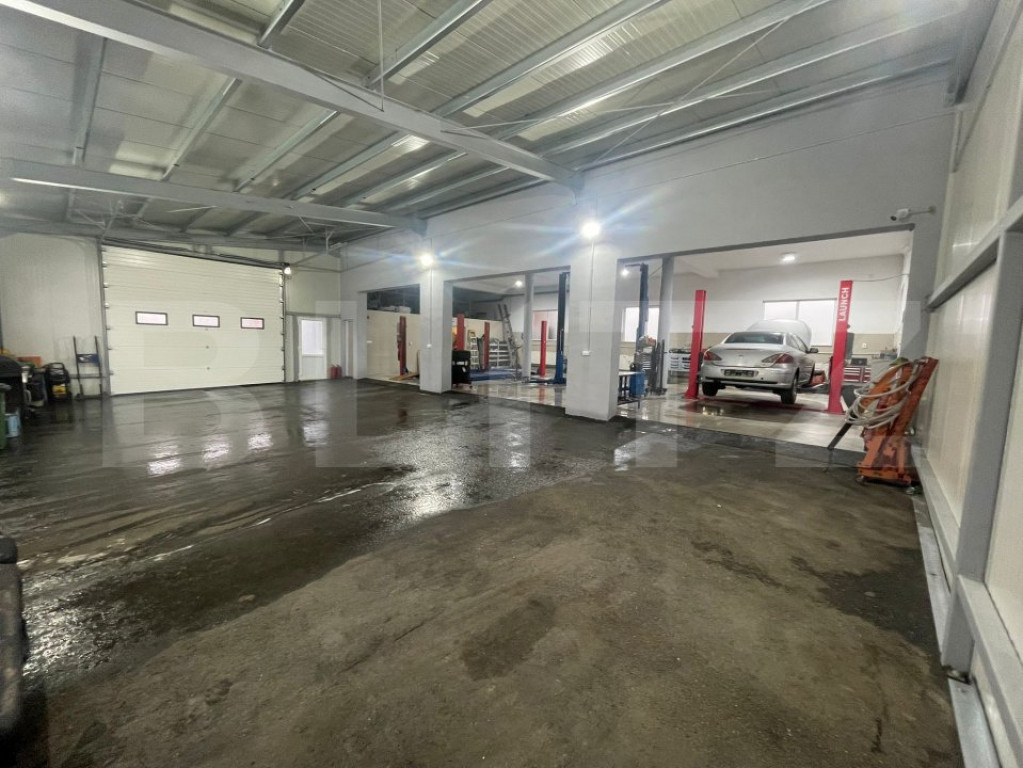 Hala cu elevatoare de inchiriat