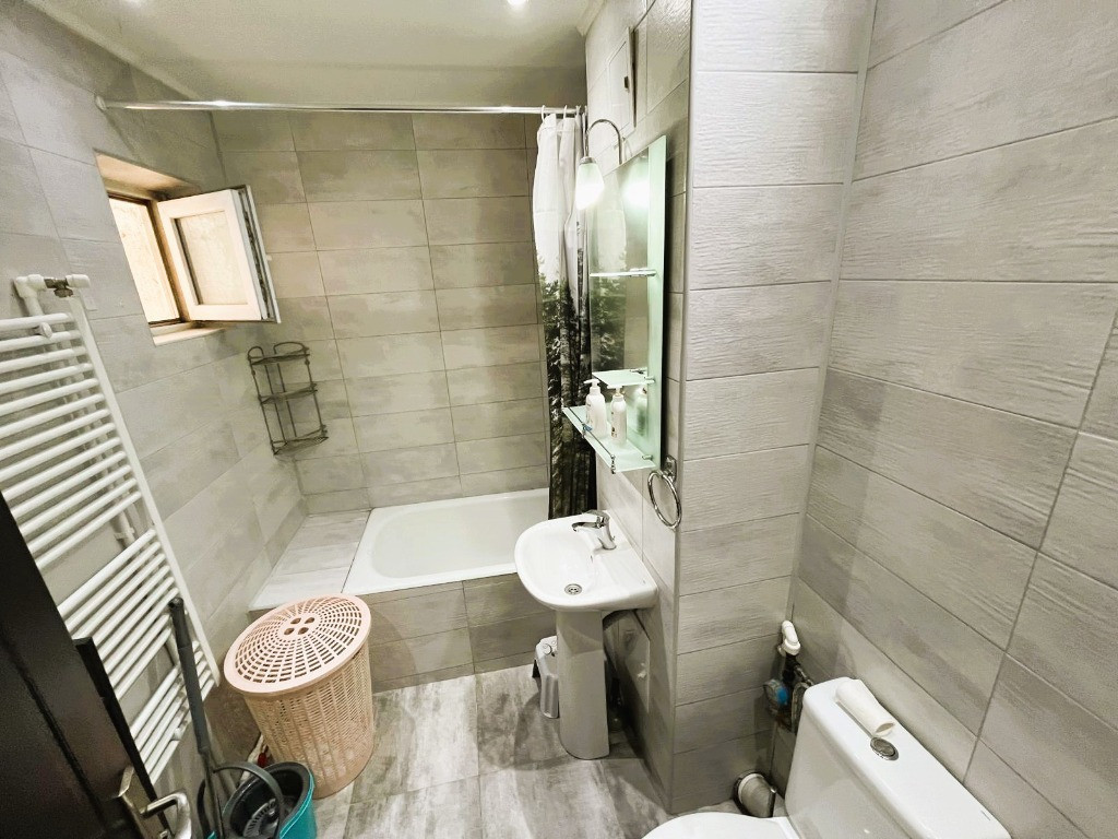 Apartament 3 camere str PACII ET. 9