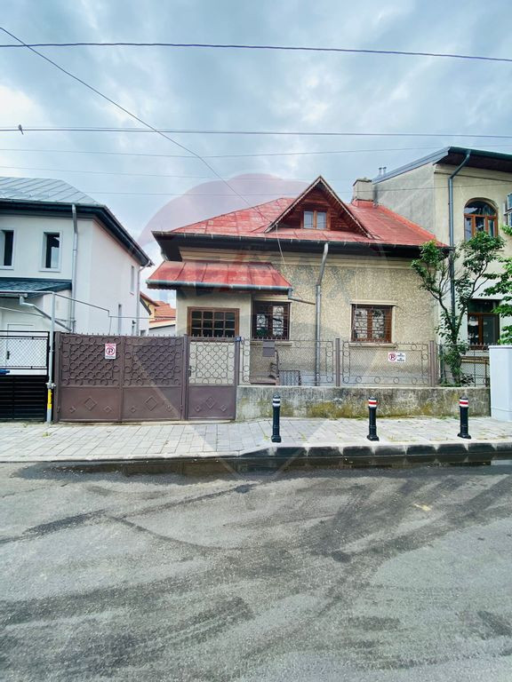 DE INCHIRIAT Casă / Vilă cu 4 camere în zona Floreasca...