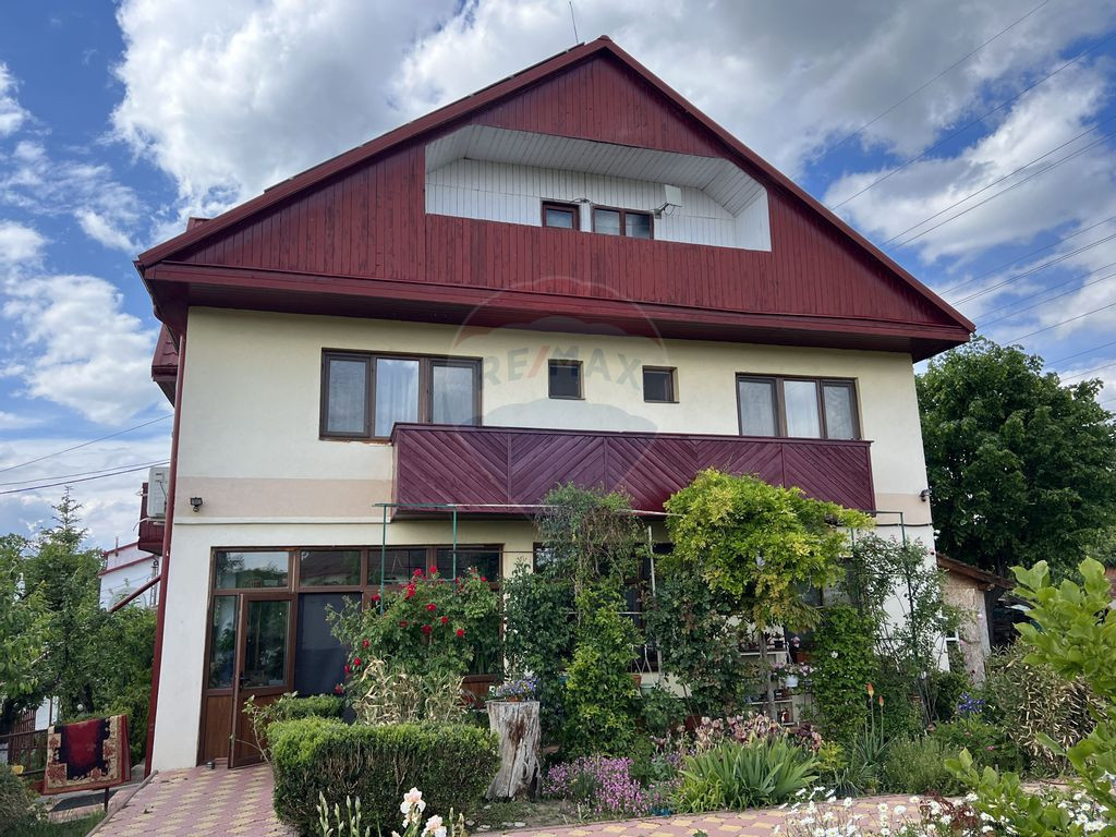 DE VANZARE Pensiune pe malul Lacului Casla - TULCEA