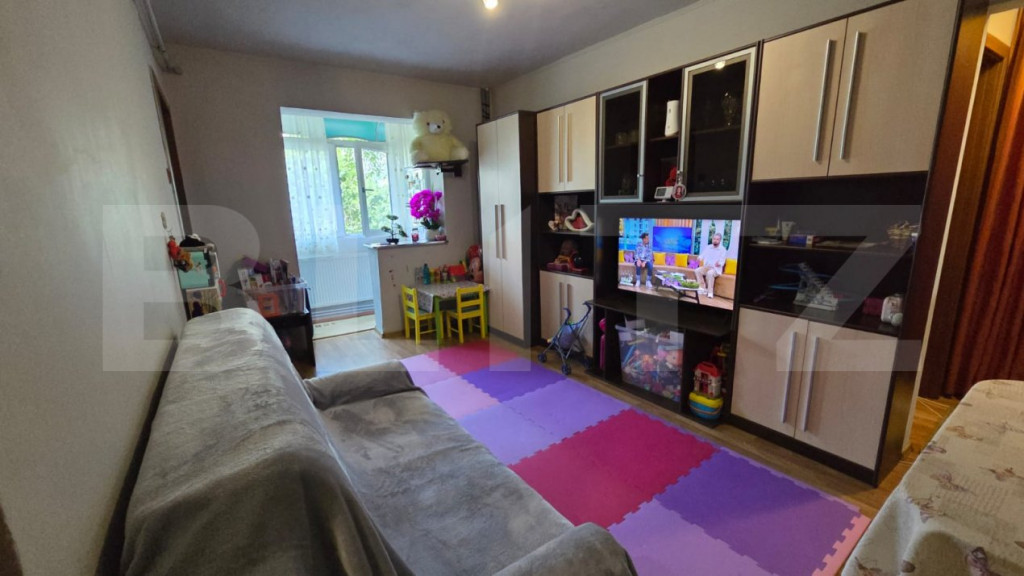 Apartamen de vanzare, cu 3 camere, etaj 1, 47 mp utili, zona