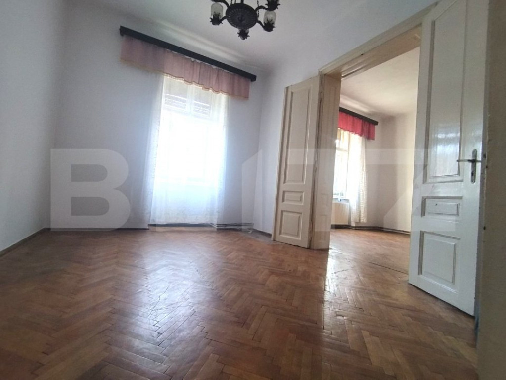 Apartament de vanzare, cu 3 camere, 90 mp, zona Iosefin