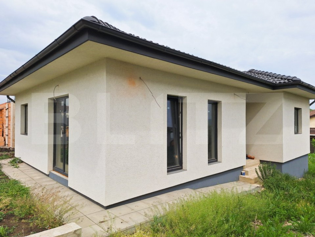 Casa semifinisata, in Campenesti