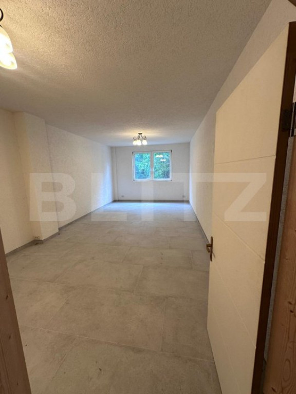 Spatiu birou central, 90mp, Radauti