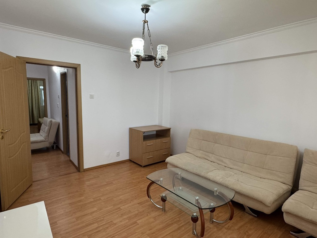 3 cam, decomandat, 80 mp., etaj 6, cu lift, CAM-uri - zona centrala