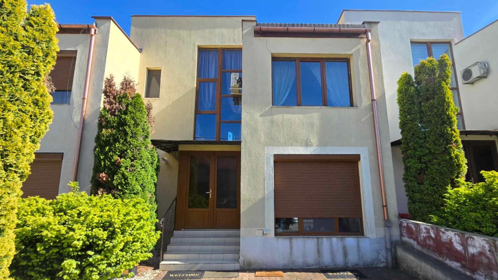Casa 4 camere de inchiriat, Sanmartin/langa Primarie