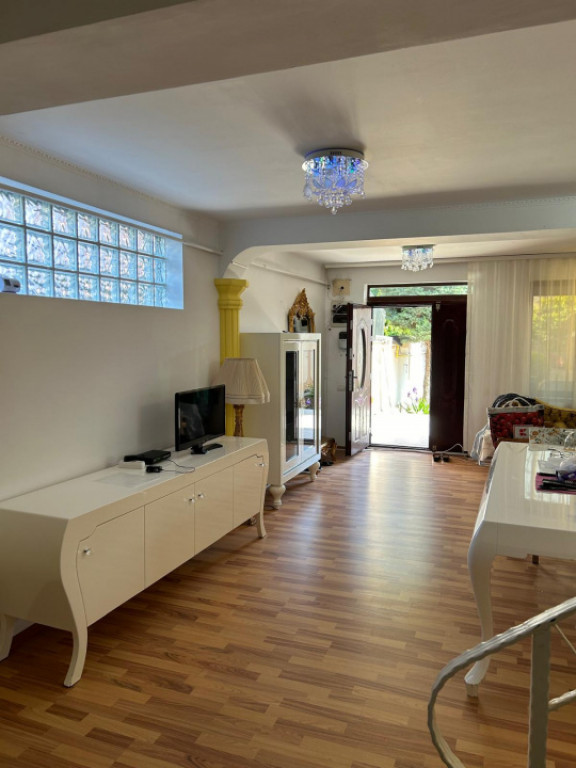 Vila P+1+M, termen lung - zona Trocadero