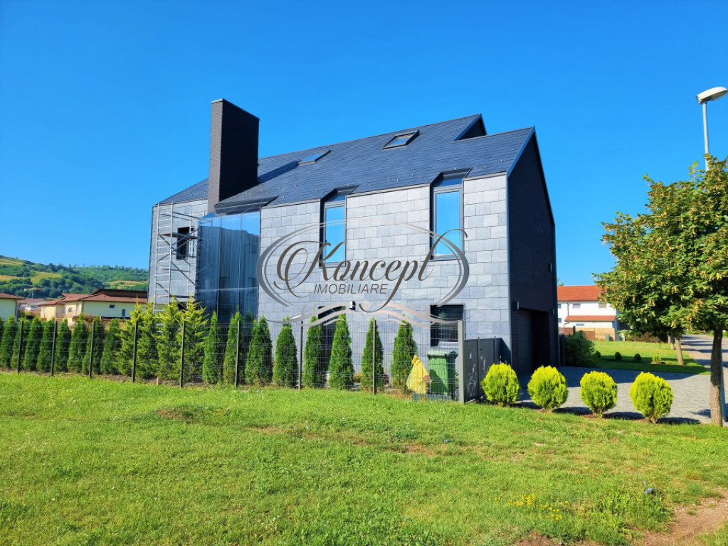 Eleganta, intimitate si tehnologie – casa premium in carti