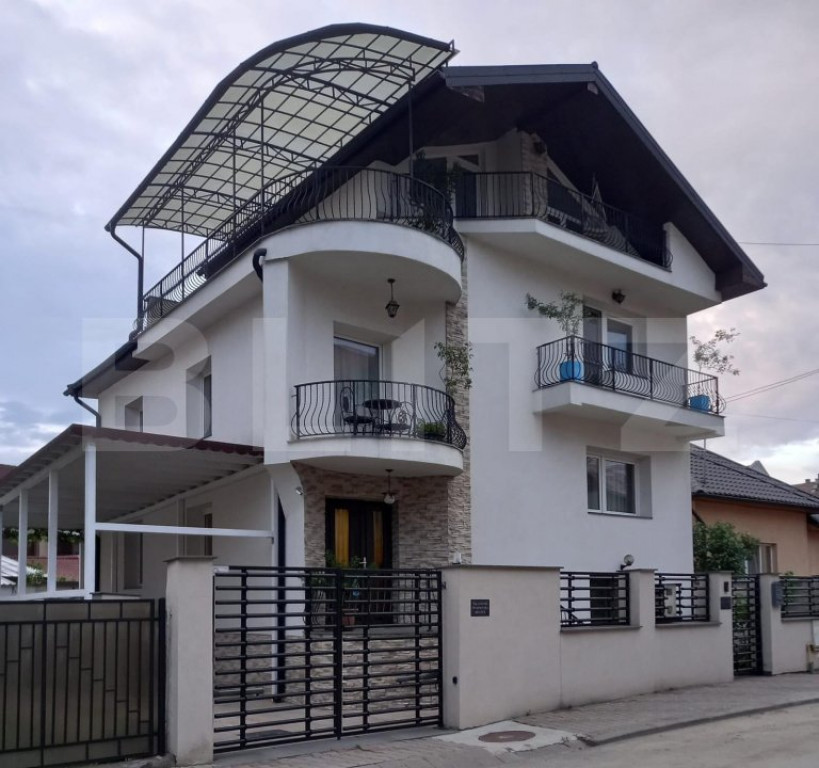 Exclusivitate! Casa de vanzare, 5 camere, 268 mp, zona Sensu