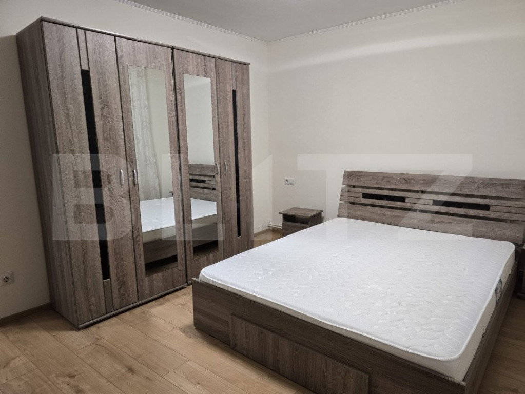Apartament de inchiriat, cu 3 camere, 77 mp, zona Micro 17