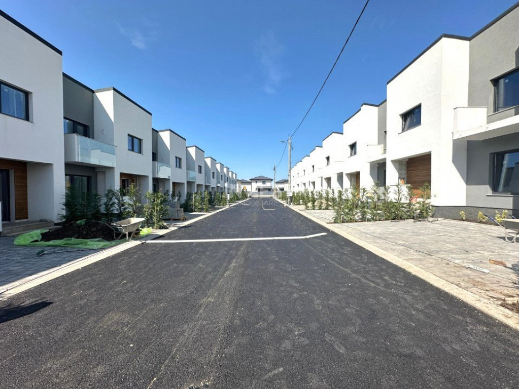 Vile Înșiruite P+1E cu Finisaje Premium în Valea Lupului,