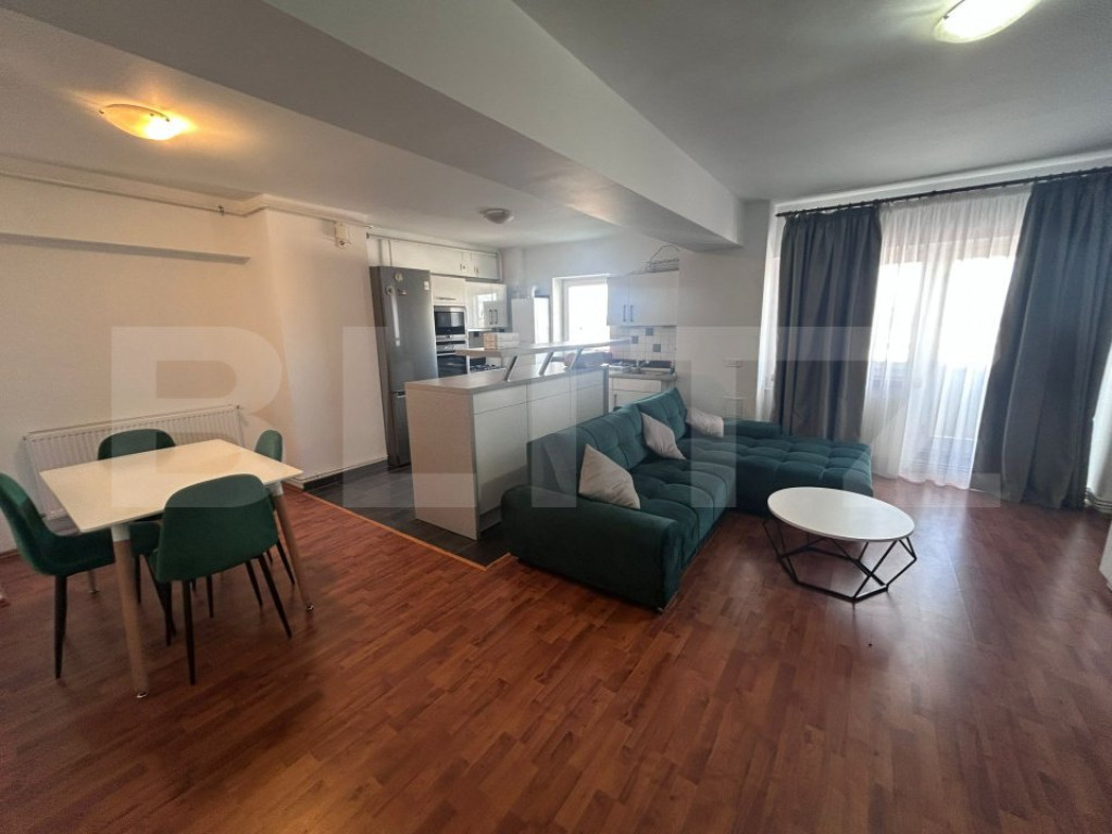 Apartament de inchiriat, cu 3 camere, 84 mp, zona Piata Mare