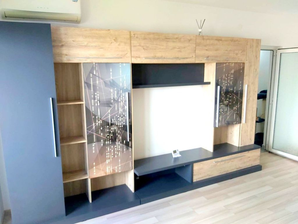 Apartament cu doua camere, decomandat - Bd. Unirii, scoal...