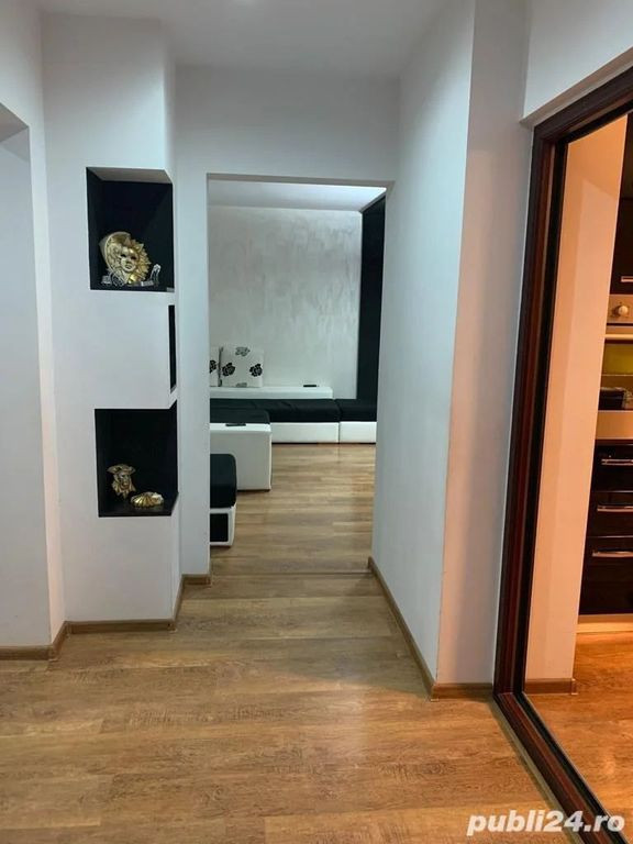 Apartament 3 camere, decomandat, Micro 20