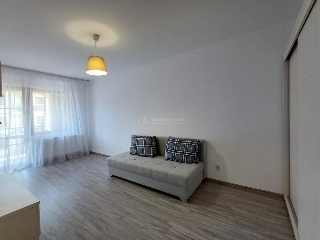 2 camere decomandat - centrala - parcare - piscina - Cartier