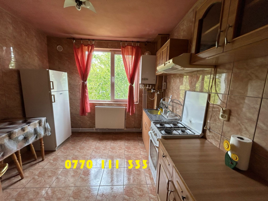 - ETAJ 1, 2 camere Hipodrom, mobilat utilat