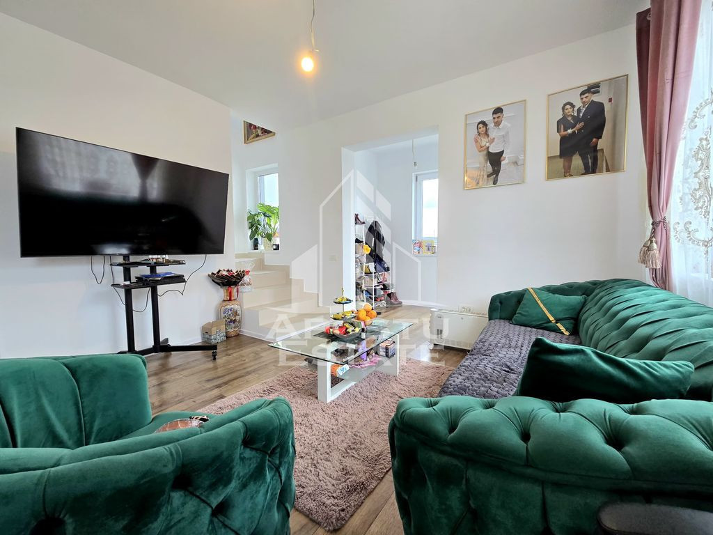 Jumatate de duplex, P+M, cu 3 camere si 2 bai, mobilat, Sag