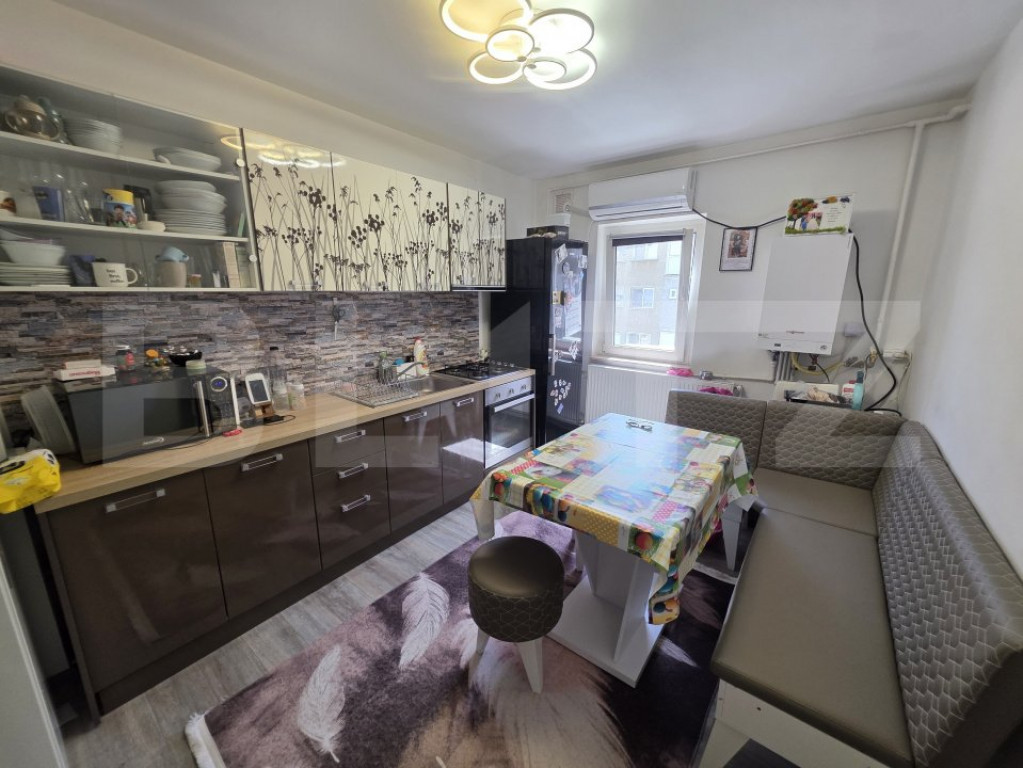 Apartament spațios cu 3 camere, zona Calea Zarandului, Deva