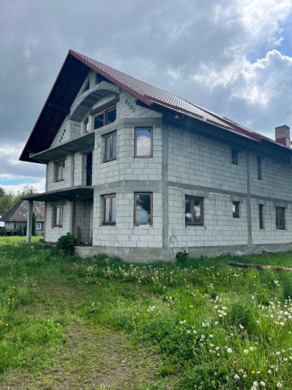 Casa la rosu, teren 1675mp, Fratautii Vechi