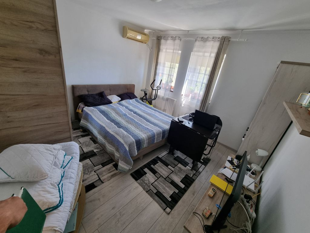 Garsoniera zona Groapa