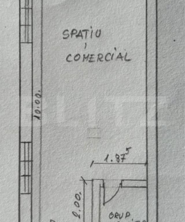 Spatiu comercial la demisol si apartament cu 5 camere, de va
