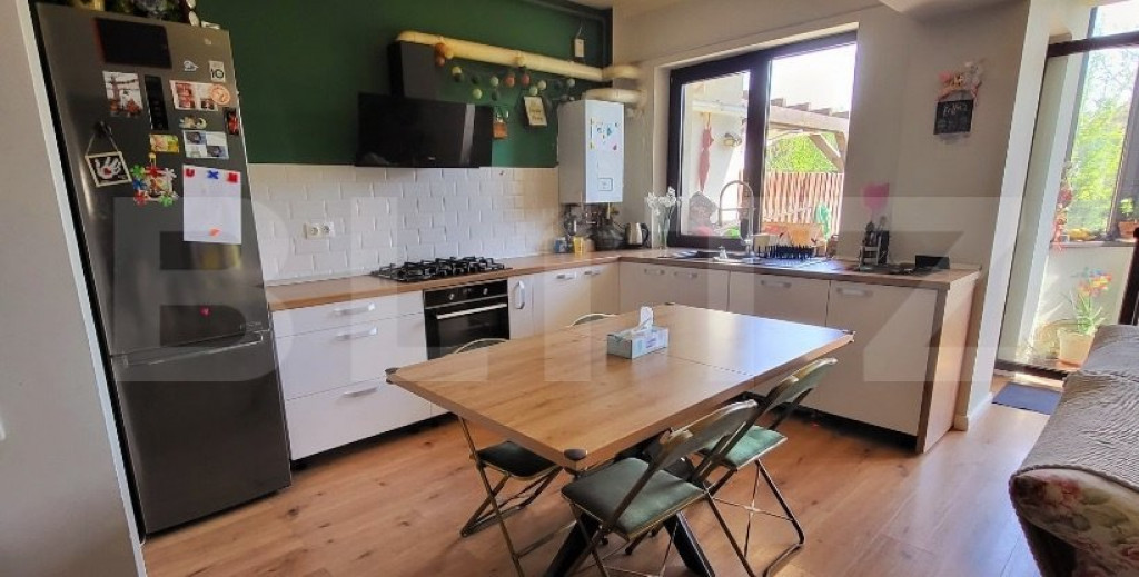 Apartament cu 3 camere, 98 mp, cu gradina de 281 mp, zona St