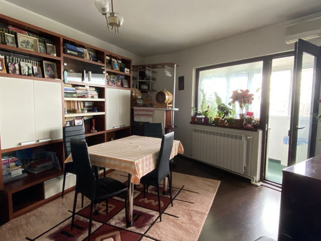 4 camere, decomandat, renovat, Micro39 B