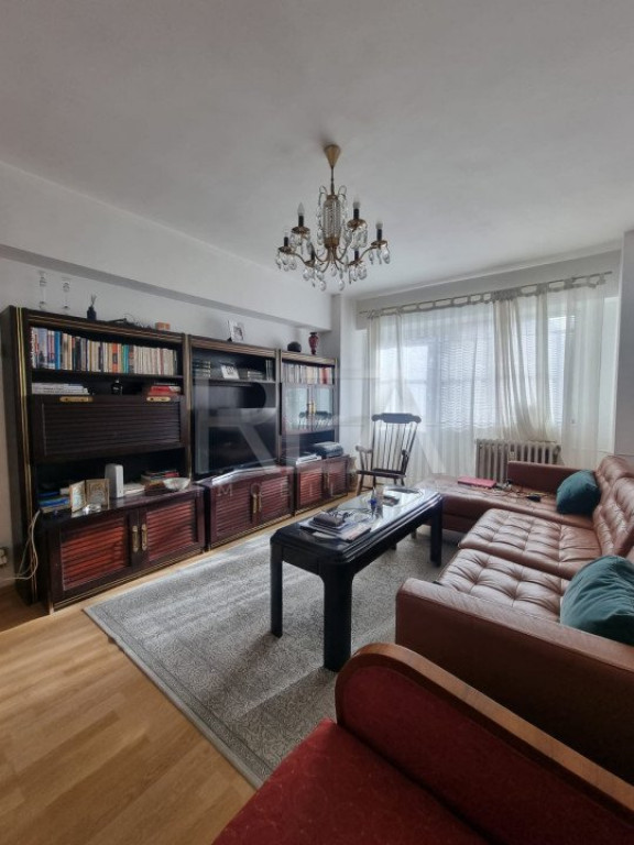 Mihai Bravu-decomandat-1984-1/10-metrou