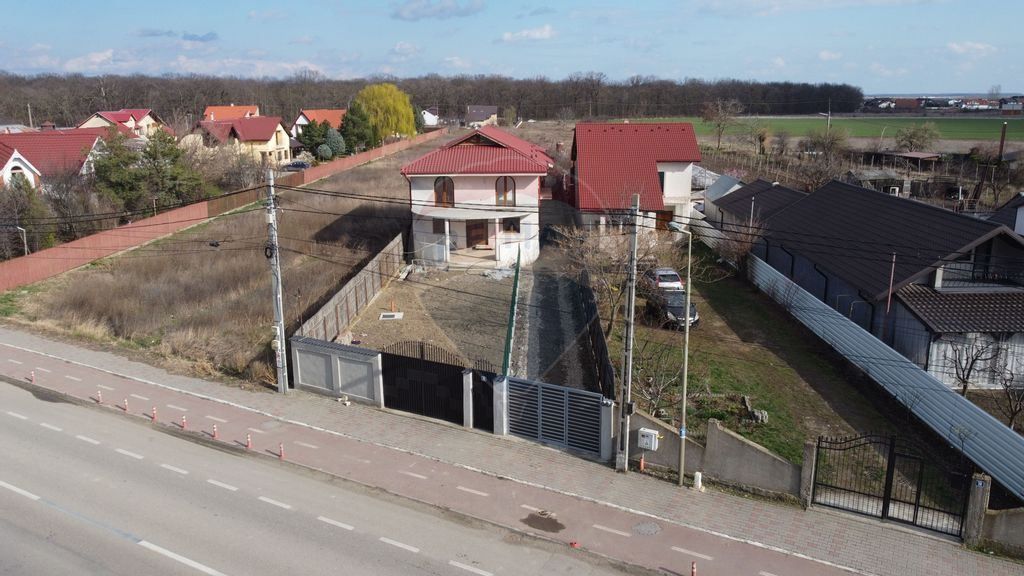 Casa/Duplex Petresti str Cuza Voda