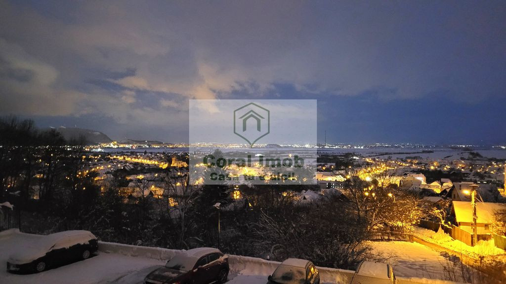 Vanzare artament cu 2 camere, la multe, Brasov