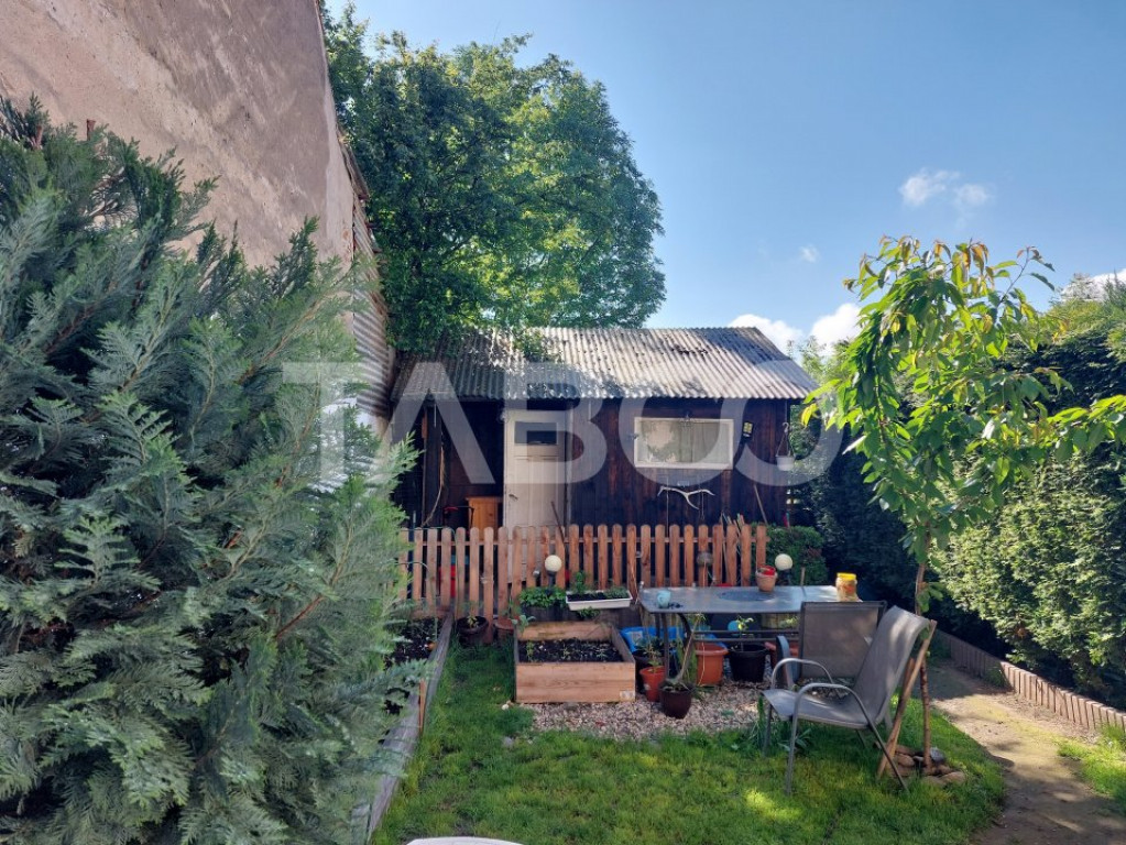 Apartament la curte 3 camere 59 mp pivnita gradina 60 mp Cis